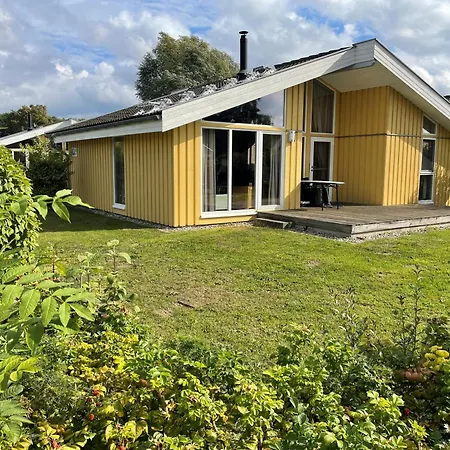 Holiday home Seeschwalbe 69a